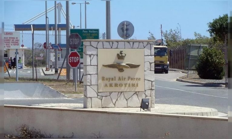 Akrotiri’de gece yarısı dehşeti: İHA saldırısı sonrası halk kaçtı