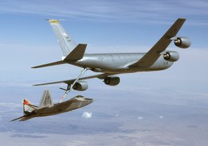 ABD’ye ait yakıt ikmal uçağı Irak’ta düştü