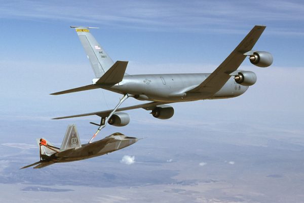 ABD’ye ait yakıt ikmal uçağı Irak’ta düştü