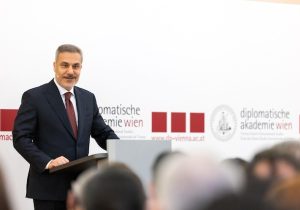 Fidan’dan Kıbrıs iması: “Bir milyonun altındaki bir ülke stratejik çıkarları engelliyor”