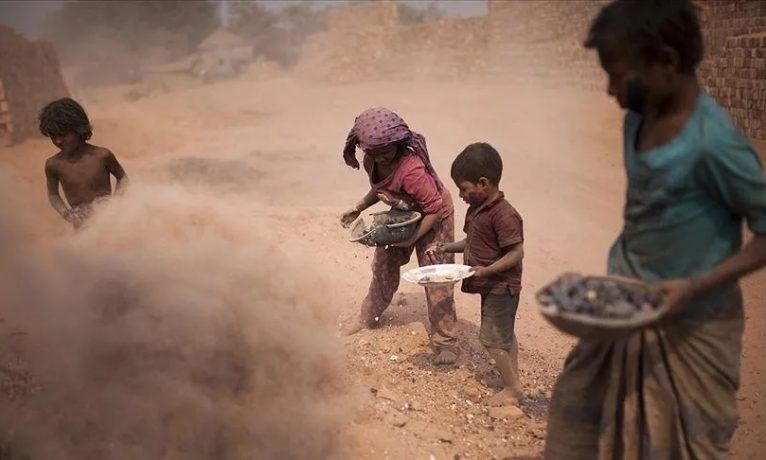 Dünyada her dört çocuktan biri gıda yoksulluğu yaşıyor
