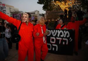 Tel Aviv’de savaş karşıtı protesto: Netanyahu’ya tepki