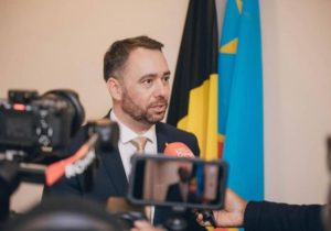 Belçika Dışişleri Bakanı Beyrut’ta saldırıdan son anda kurtuldu: “Yanıbaşımıza füze düştü”