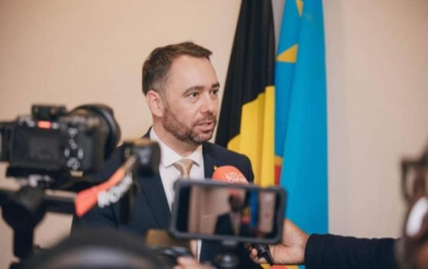 Belçika Dışişleri Bakanı Beyrut’ta saldırıdan son anda kurtuldu: “Yanıbaşımıza füze düştü”