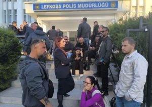 Polis Genel Müdürlüğü önünde bekleyiş: “Dayanışma için buradayız”