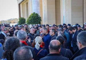 Sendikalar Üstel’i havaalanında karşılayacak: “Halkın öfkesi Bakü dönüşünde karşısında olacak”