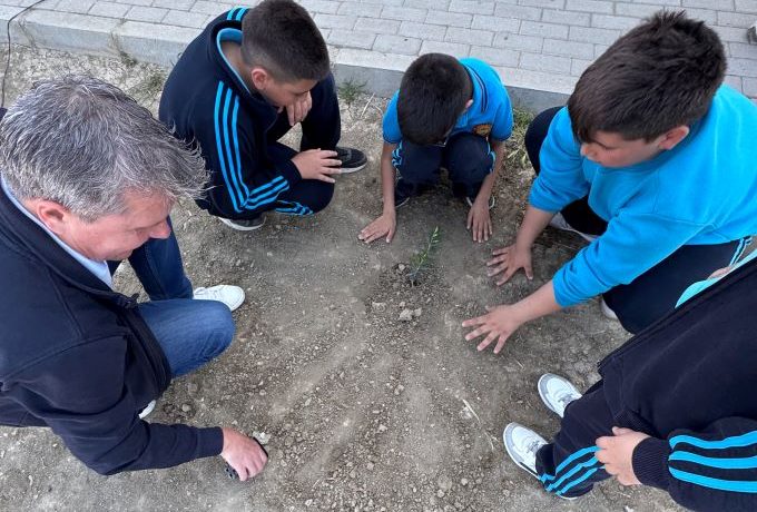 AB’nin “3 milyar ağaç” kampanyası Kıbrıs’ın kuzeyindeki okullarda başladı