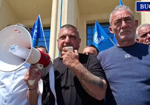 Meclis’te gerilim tırmandı: Eylemciler polis zoruyla çıkarıldı, tutuklamalar tepki çekti