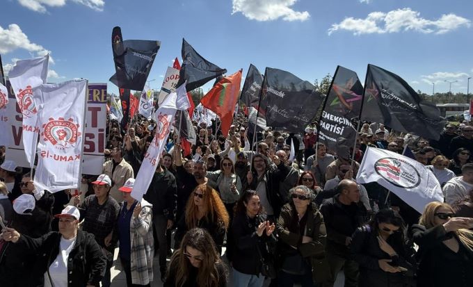 “CTP istifa, hükümet tumba” çağrısı