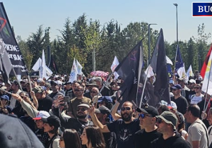 Baskılar bizi yıldıramaz! | Meydanlarda omuz omuzayız