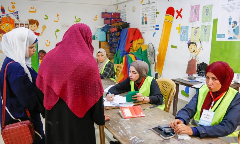 Savaş sonrası ilk seçim: Filistinliler sandığa gidiyor