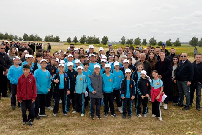 Yeniden Yeşil Kıbrıs: 14 bin 300 fidan toprakla buluştu