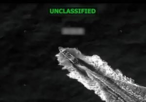 ABD, Doğu Pasifik’te uyuşturucu taşıdığını iddia ettiği bir tekneyi daha vurdu: 3 ölü