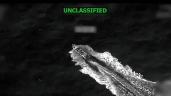 ABD, Doğu Pasifik’te uyuşturucu taşıdığını iddia ettiği bir tekneyi daha vurdu: 3 ölü