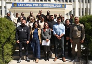 Öğretmenlere eylem sebebiyle dava okundu: KTOEÖS polis önünde açıklama yaptı