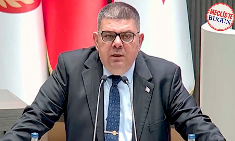 Meclis açıldı, tartışmalı tasarılar geri çekilmedi: Berova maaş kesintisini “emanet” diyerek savundu