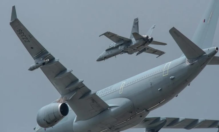 Akrotiri’den havalanan İngiliz jetleri sahada I Gökyüzünde dev yakıt istasyonu