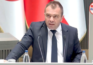 Şahiner: “300 bin ton akaryakıt nereye gitti?”