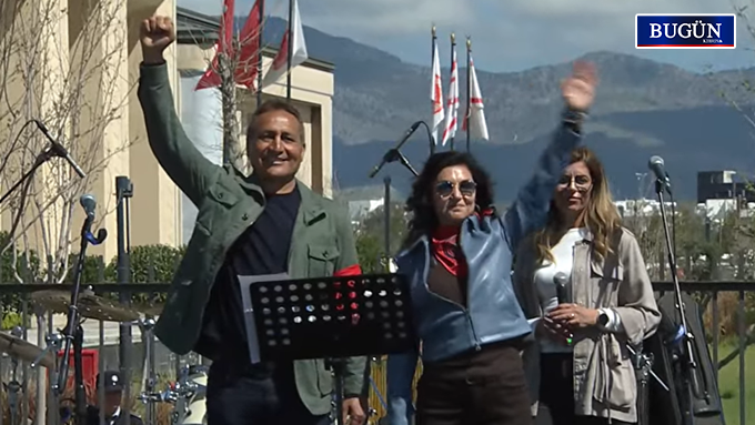 Eylem: “Eğitimde kaosun sorumlusu Bakanlık”