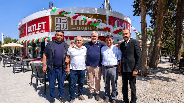 Vatandaşlık tartışmasına yeni fotoğraf: Metiner’e kimlik turunda YDP refakati