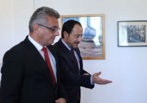 Kıbrıs görüşmelerinde asıl meseleler yine erteleniyor I Cyprus Mail: “İki liderden çok, iki belediye başkanı”