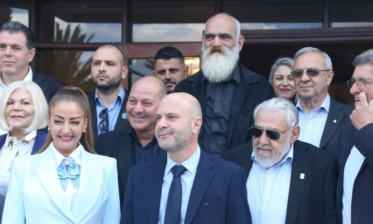 ELAM adayından parti kapatma çıkışı: “AKEL, Volt ve Direct Democracy yasaklansın”