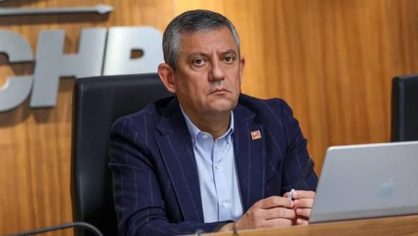 CHP lideri Özel, The Economist’e yazdı: “Türkiye’nin demokrasi mücadelesi Macaristan’dan daha zor”