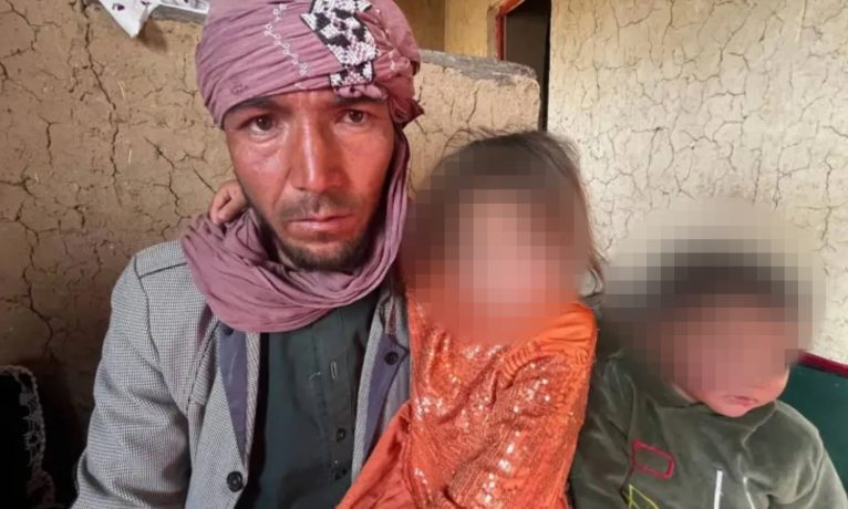 Afganistan’da açlık aileleri çocuklarını satmaya zorluyor
