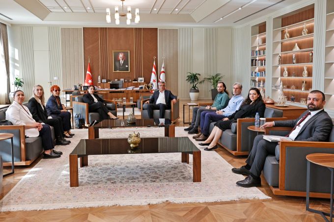 Erhürman taraflarla görüştü