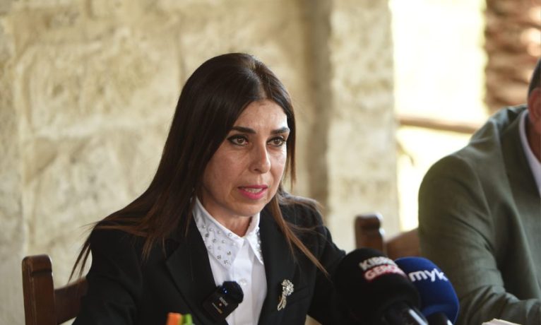 İzlem Gürçağ Altuğra UBP’den istifa etti: “Bu karar bir ilke meselesidir”