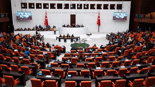 Türkiye’de varlık barışı düzenlemesi Meclis’te: Muhalefetten ‘gri liste’ uyarısı