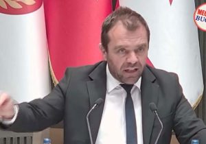 Şahiner: “Seçim öncesi acil para lazım yasası yazsaydınız daha yerinde olurdu”