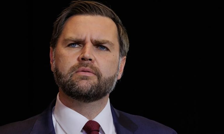 ABD Başkan Yardımcısı Vance, Trump’ın “derin devlet” tarafından hedef alındığını iddia etti