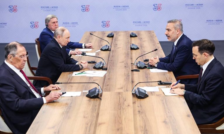 Rusya’da yoğun diplomasi trafiği I Fidan, Putin’le görüştü: Erdoğan’ın mesajları iletildi