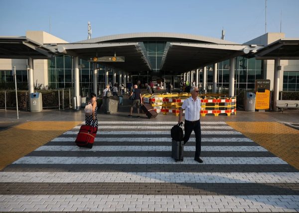Larnaka Havalimanı’nda uluslararası tutuklama: İngiltere’nin emriyle yakalandı!