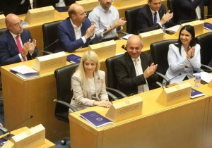 Güney’de yeni Meclis dengesi: DISY-DIKO-Fidias hattı kazandı; Annita Demetriou yeniden başkan
