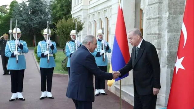 Paşinyan: “Türkiye ve Azerbaycan’la normalleşeceğimizden eminim”