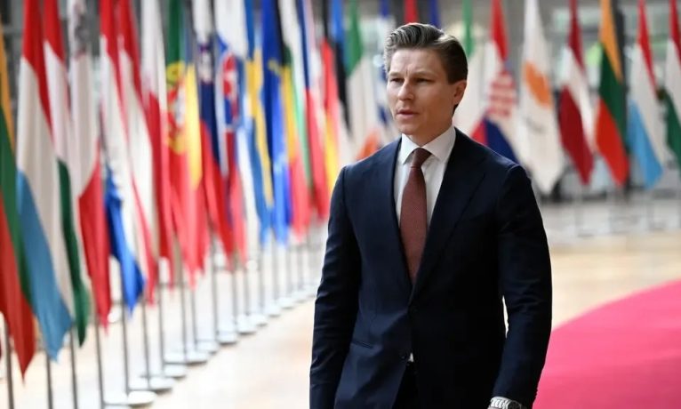 Finlandiya’dan NATO hamlesi: Nükleer silah yasağı kalktı