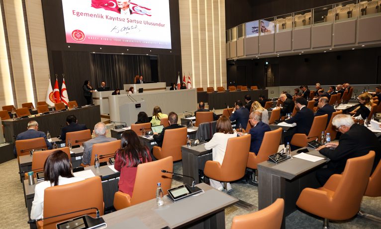 Meclis’ten dört yasa ve bir öneri daha geçti