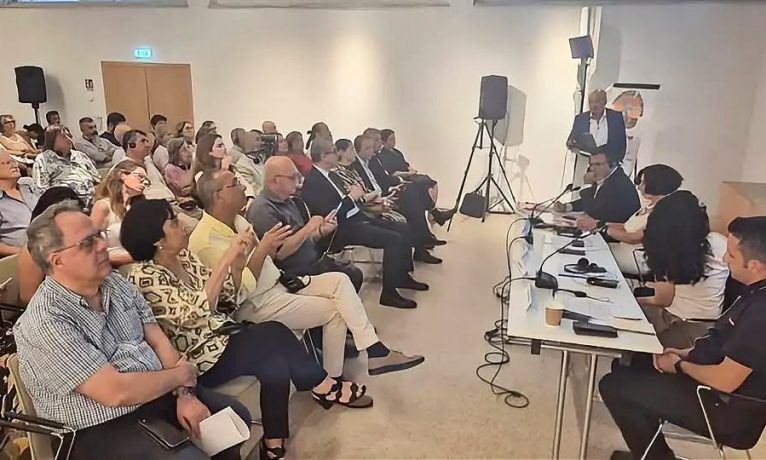 Akansoy: “Geçmişin statik ezberleri ile gelecek inşa edilemez”