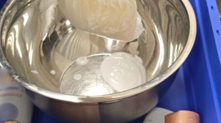 Kozmetik kutularında 4 kilo sıvı kokain