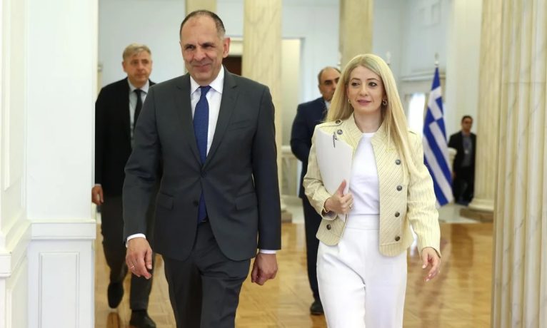 Annita Demetriou Atina’da Gerapetritis ile görüştü: “Kıbrıs sorununda özlü ilerleme gerekiyor”