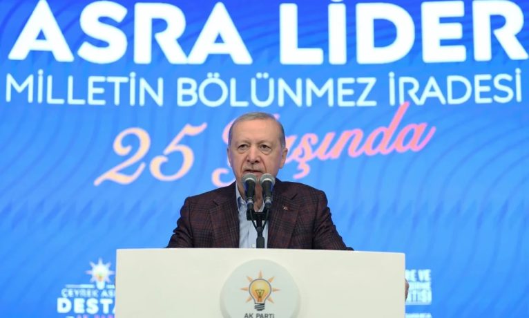 Erdoğan’dan AKP kampında Kıbrıs mesajı: “Lefkoşa size bakıyor”