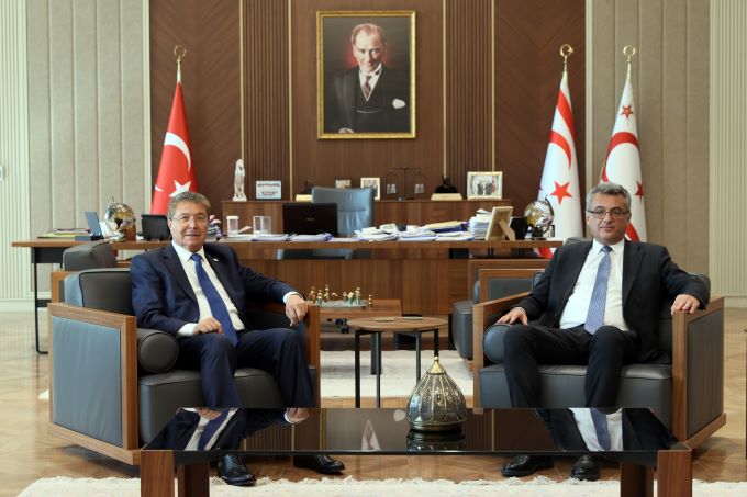 Erhürman, Üstel ile görüştü; Siyasi Partiler Konseyi yarın toplanacak