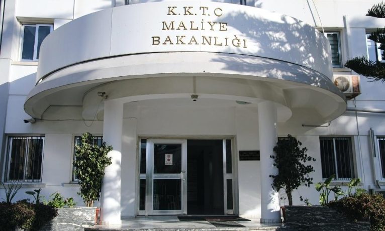 Maliye dört koldan borçlandı: TL’de faiz yüzde 38,60