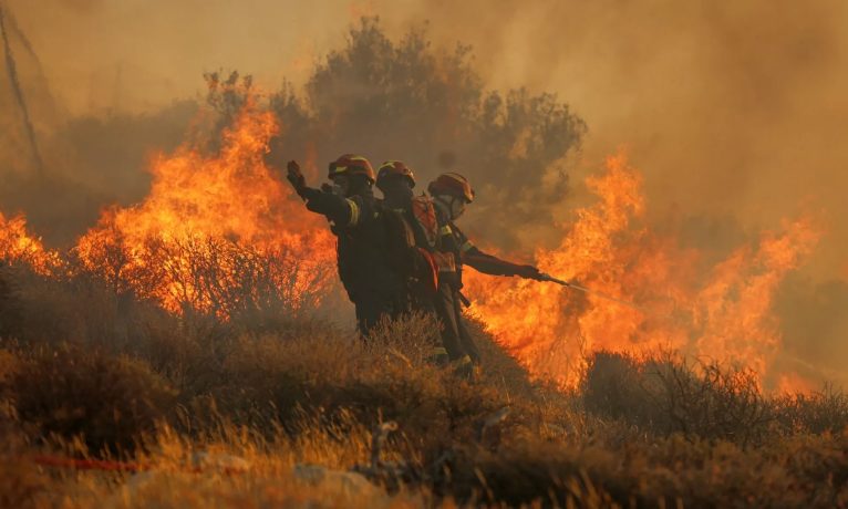 Kıbrıs’ta yangın alarmı temmuz sonuna kadar sürecek