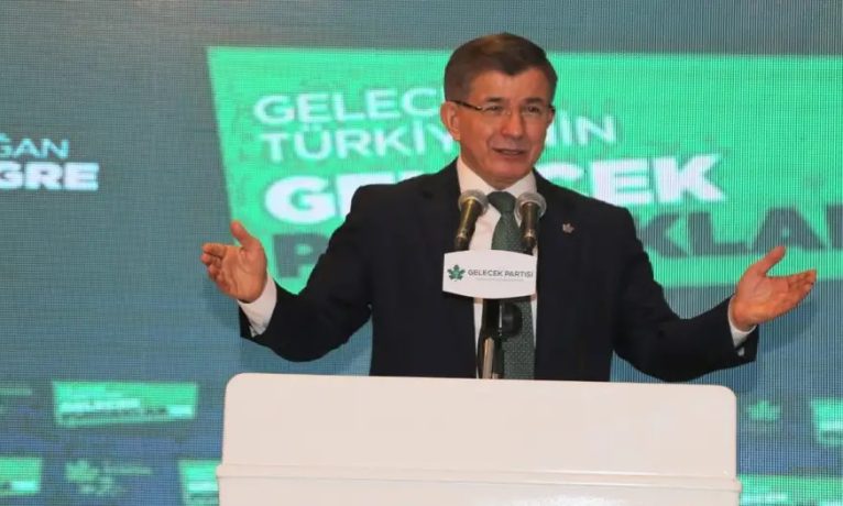 Ahmet Davutoğlu siyaseti bıraktığını açıkladı