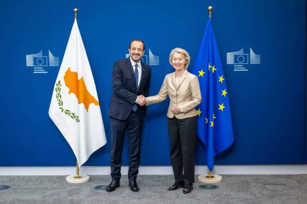 Hristodulidis ile von der Leyen Paris’te Kıbrıs sorunu ve AB-Türkiye ilişkilerini görüşecek