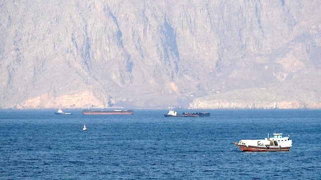 Trump İran’a deniz ablukasını yeniden başlatıyor