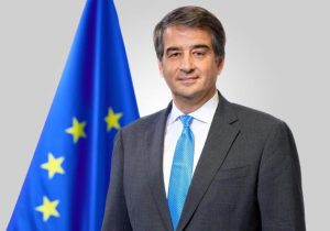 Atamayı tüm taraflar onayladı: AB temsilcisi Fitto temmuzda adaya geliyor; iki toplumla temas kuracak
